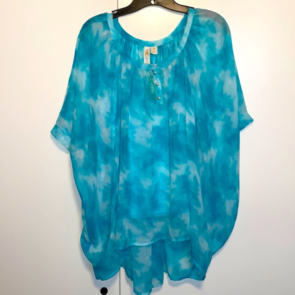 NWT Beautiful 2pc sheer blouse with tank size Medium
